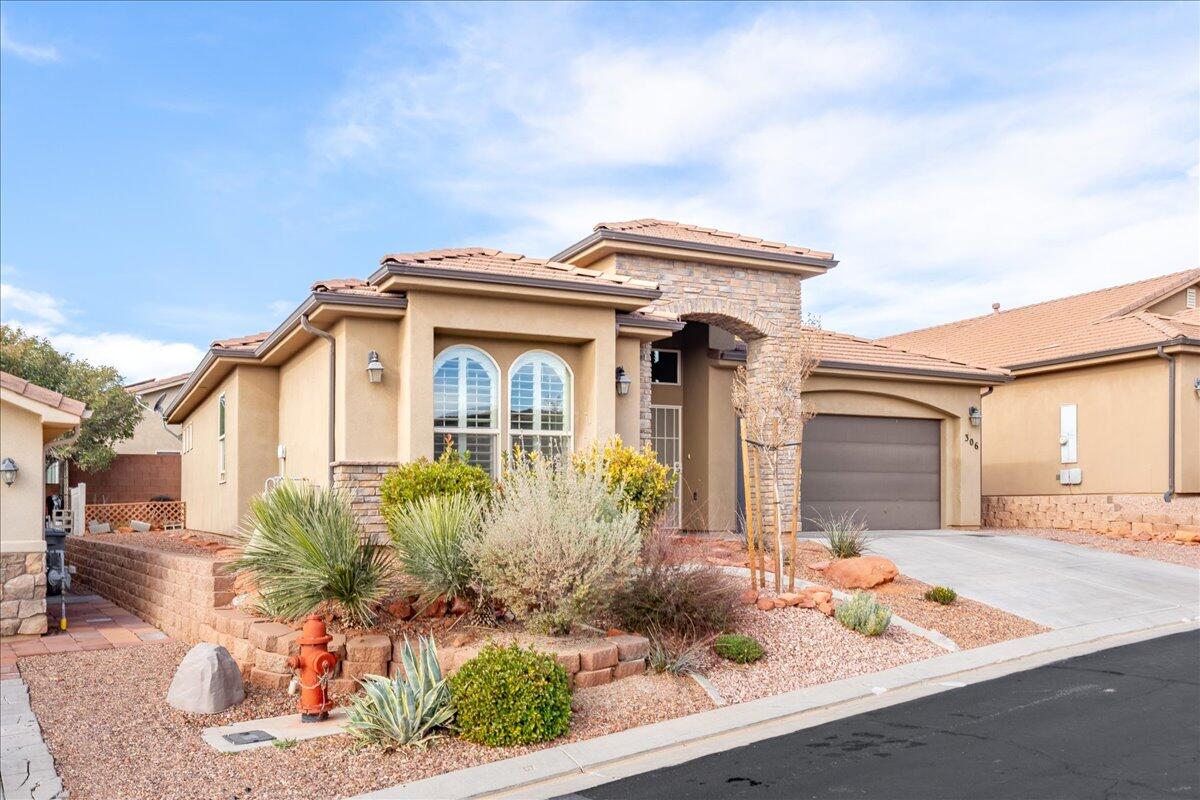 RED CLIFFS PARK - Residential