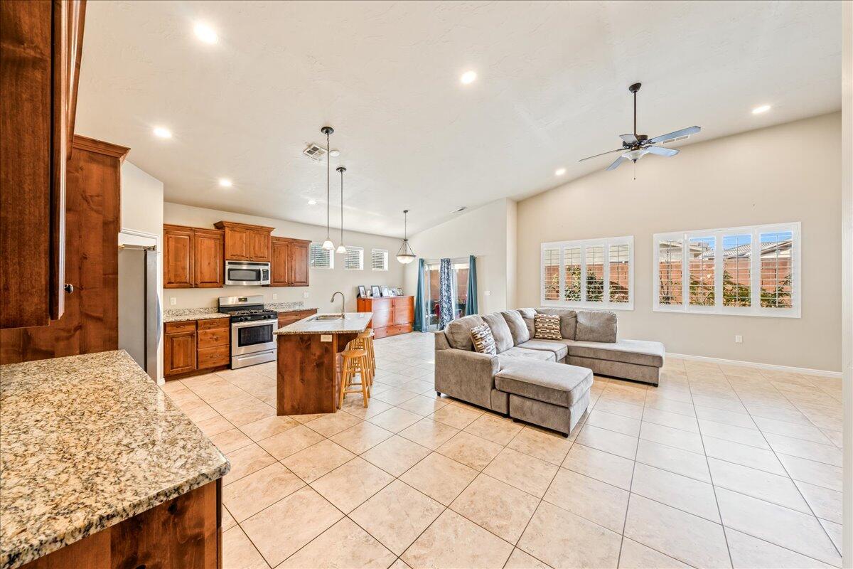 RED CLIFFS PARK - Residential