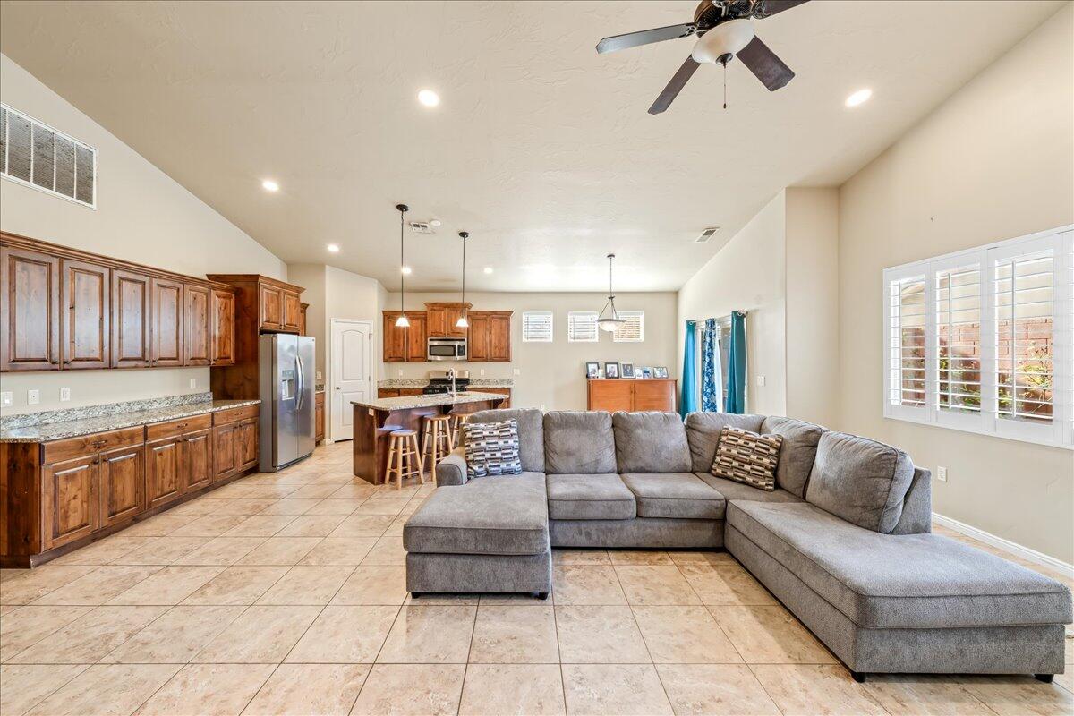 RED CLIFFS PARK - Residential