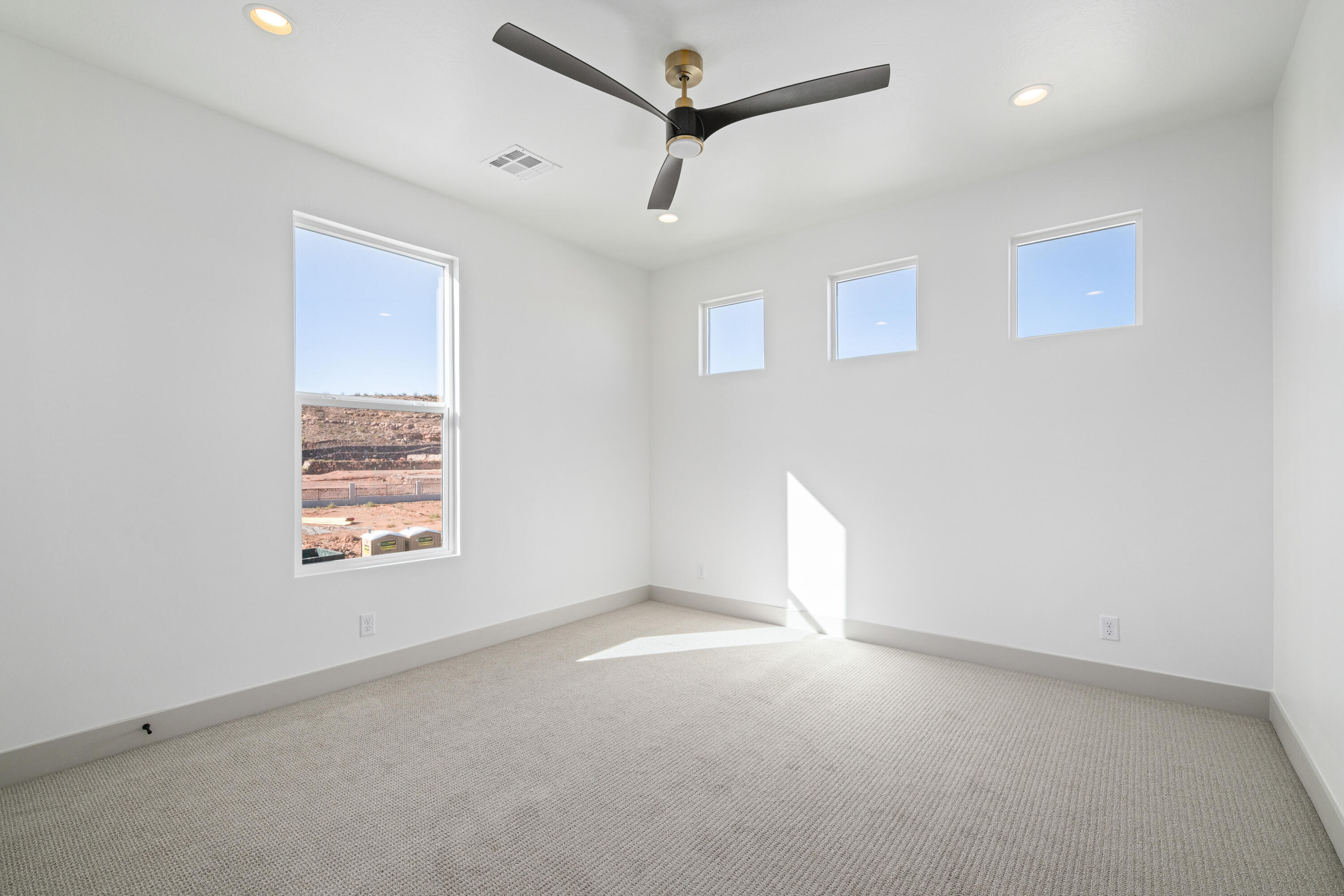 ISLAND AT CORAL CANYON - Residential