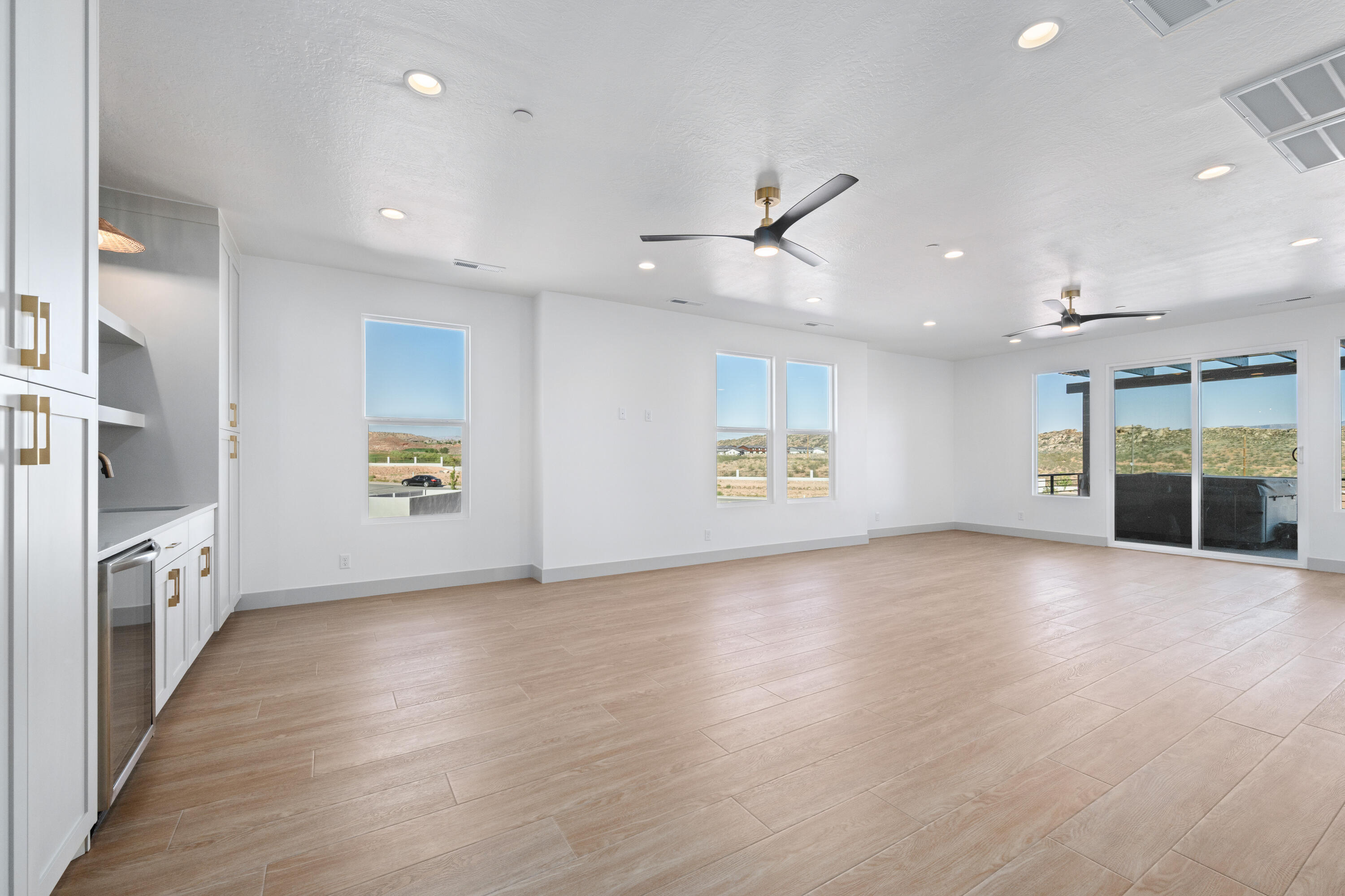 ISLAND AT CORAL CANYON - Residential