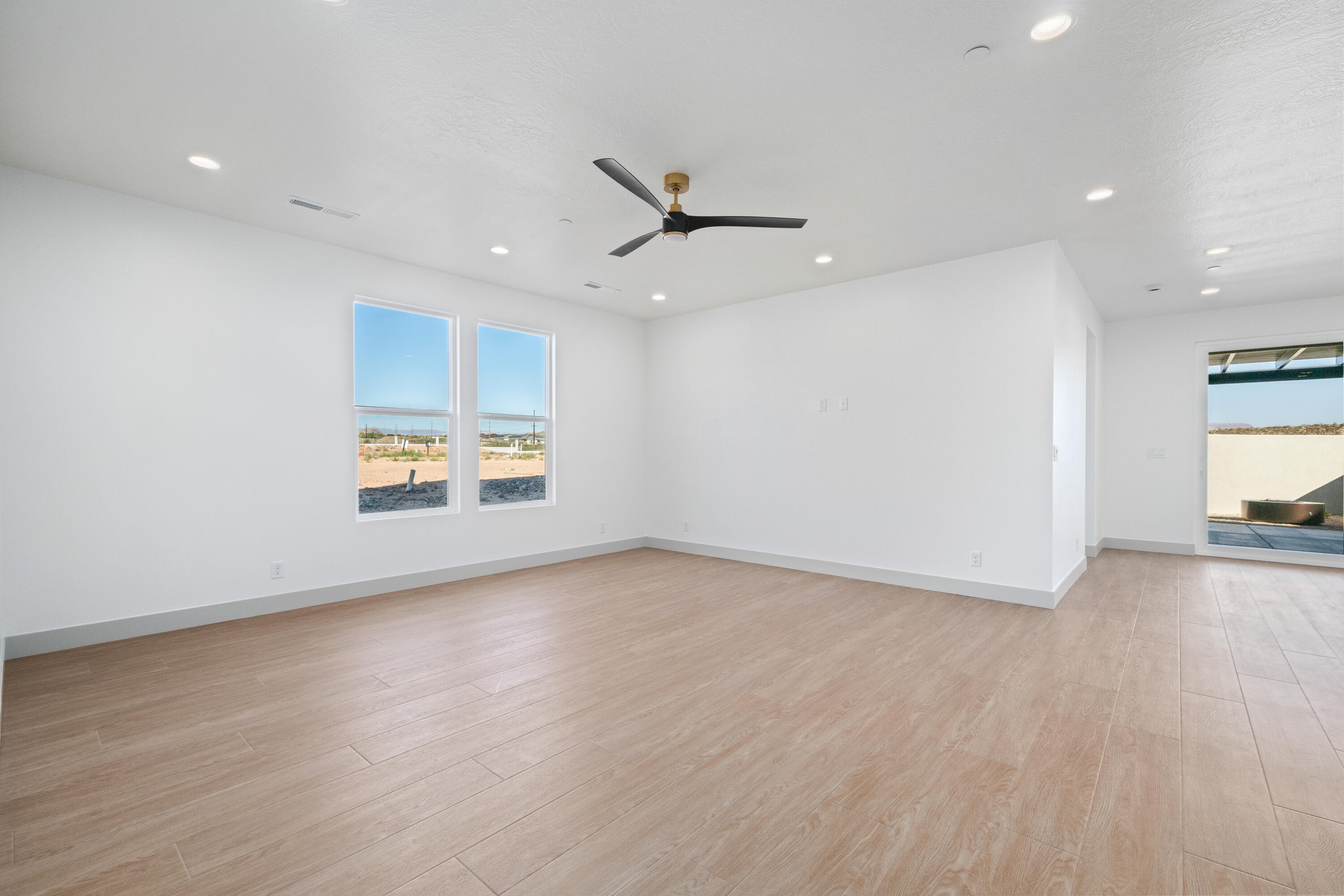 ISLAND AT CORAL CANYON - Residential