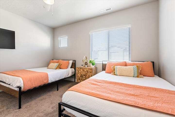 ZION VILLAGE TWHM - Residential