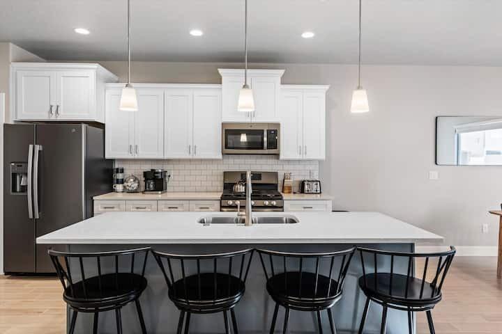 ZION VILLAGE TWHM - Residential