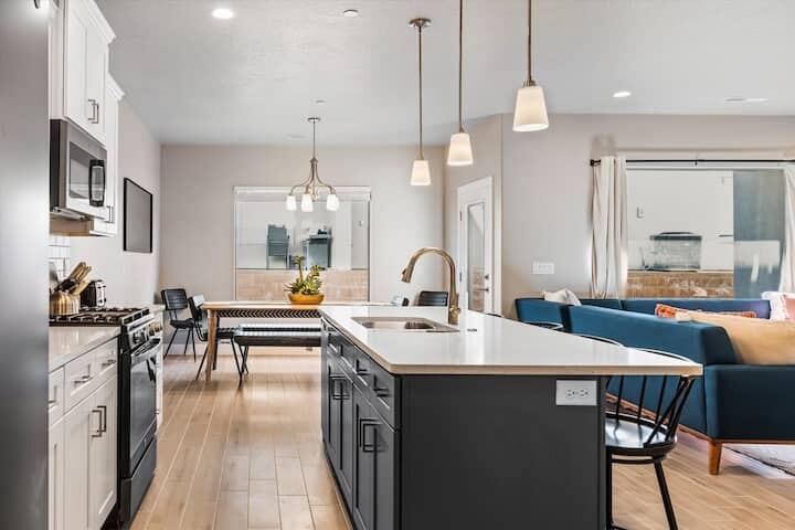 ZION VILLAGE TWHM - Residential