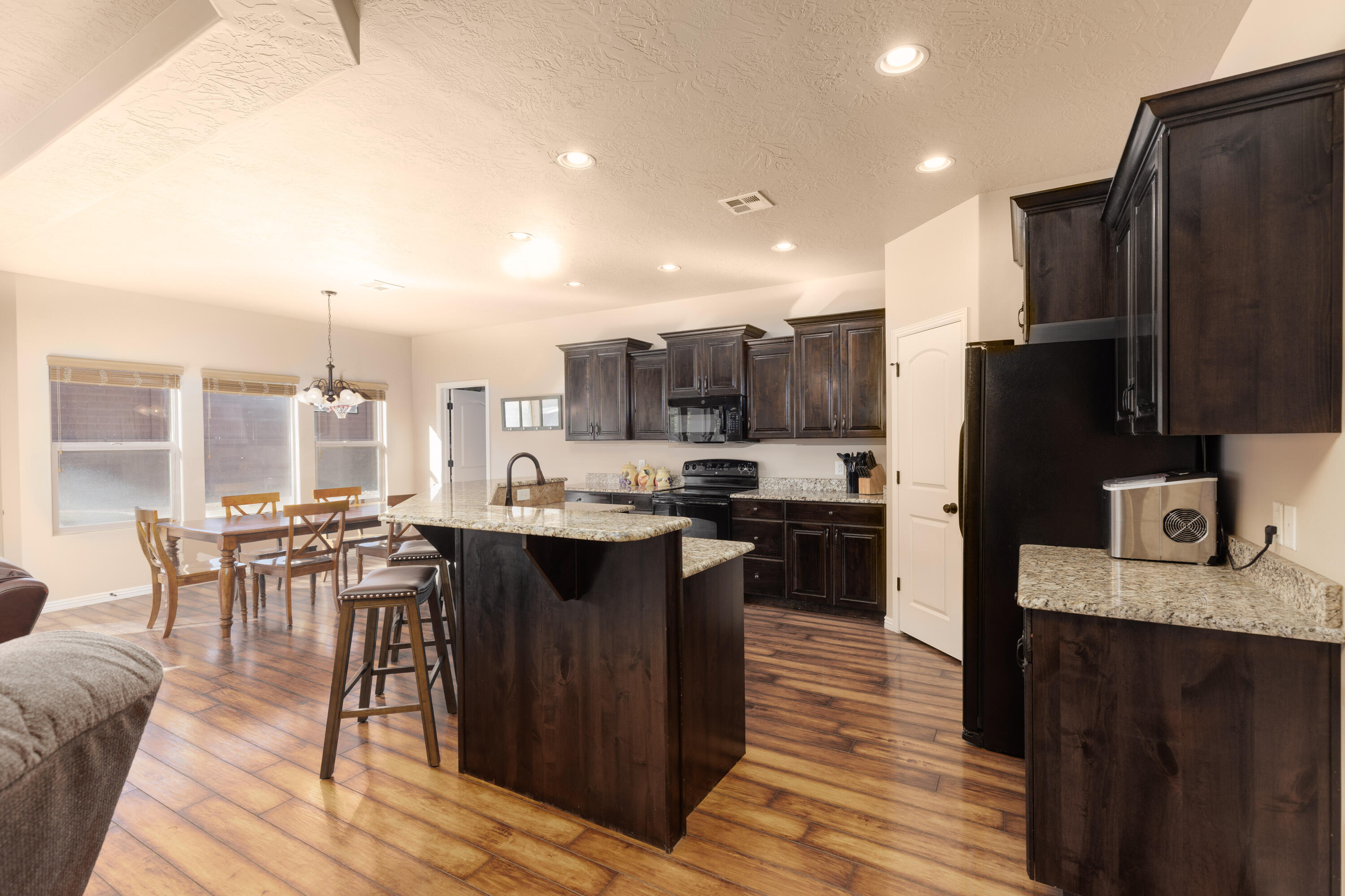 SUN VALLEY ESTATES - Residential