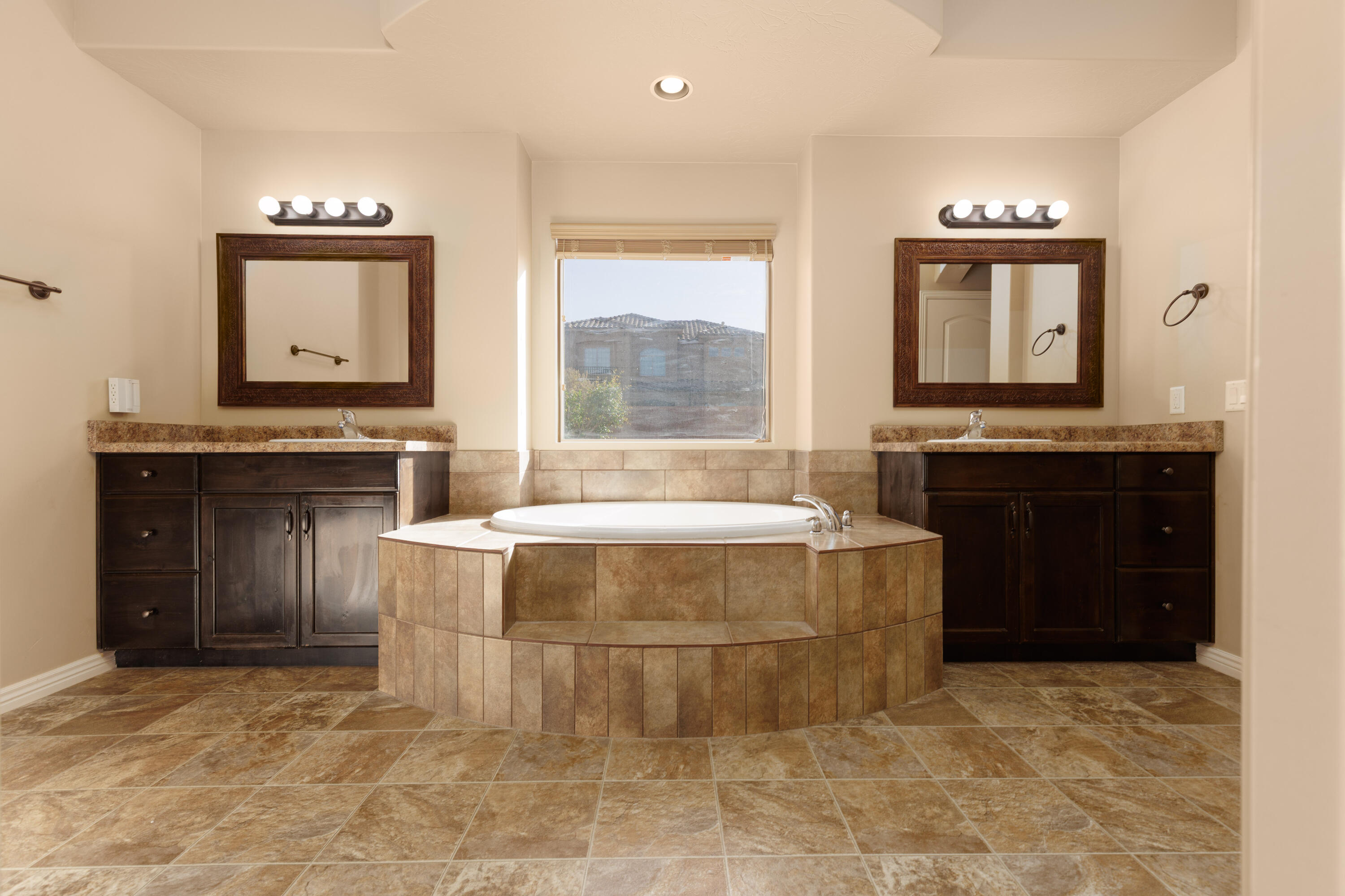 SUN VALLEY ESTATES - Residential