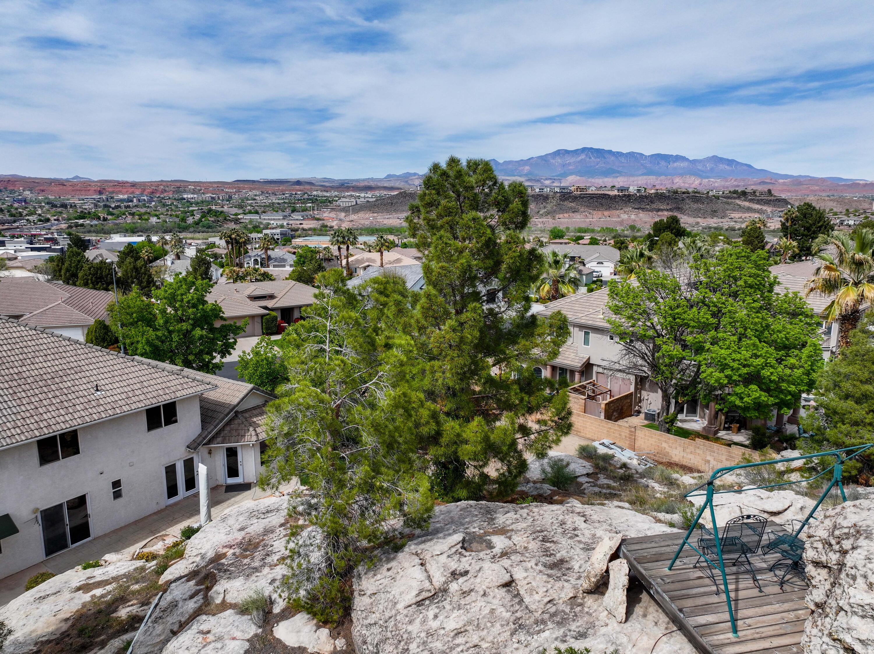 BOULDERS - Residential