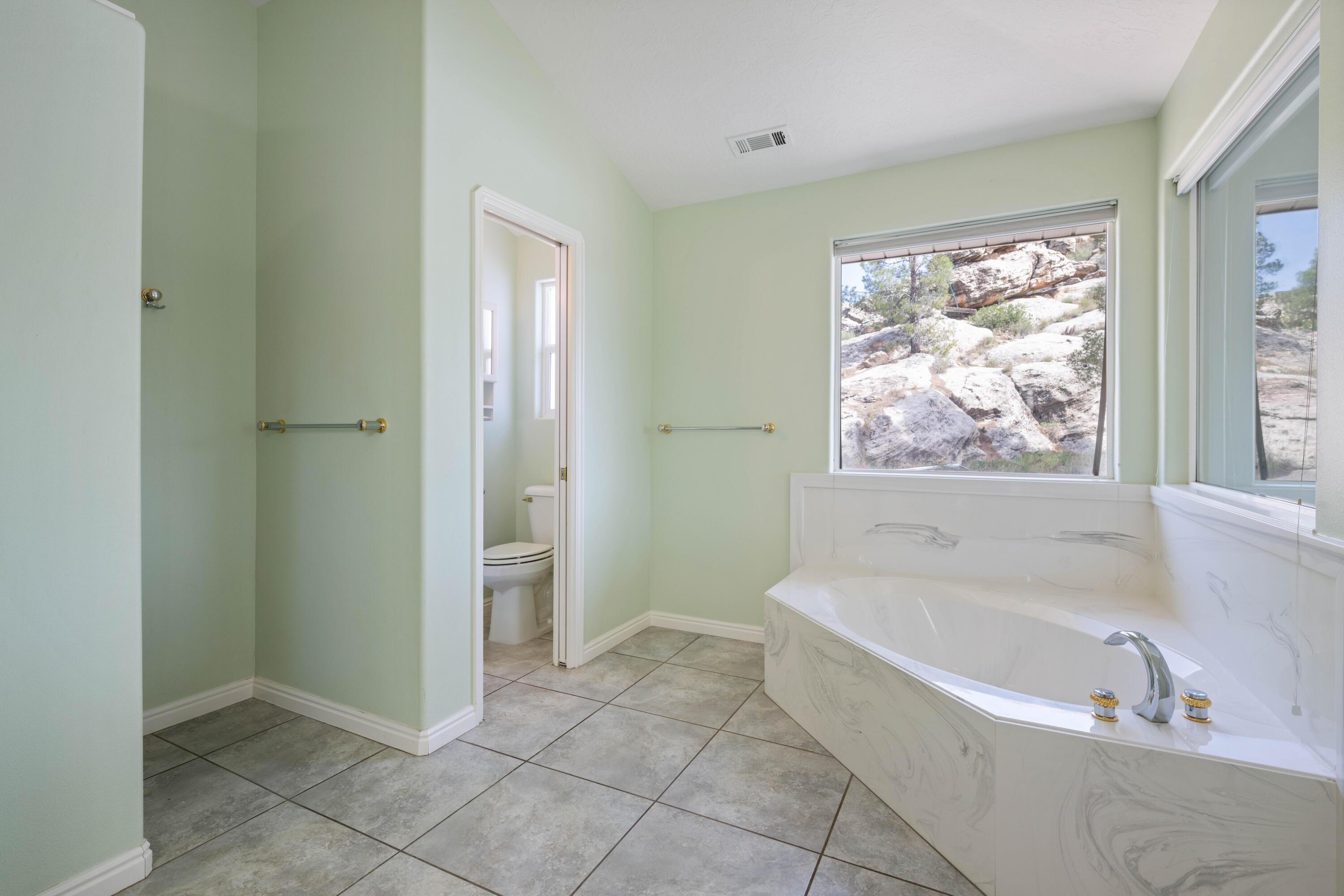 BOULDERS - Residential