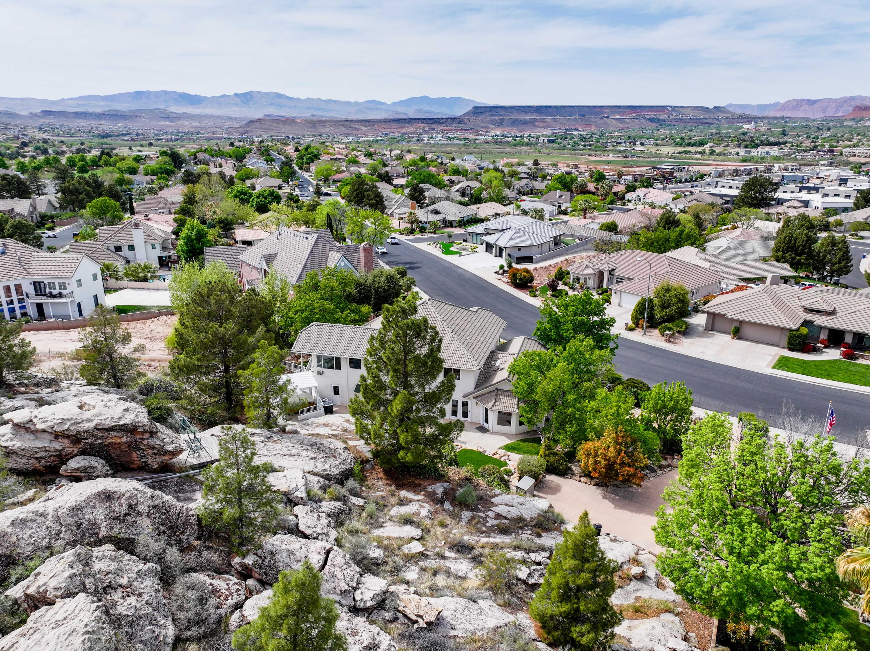 BOULDERS - Residential