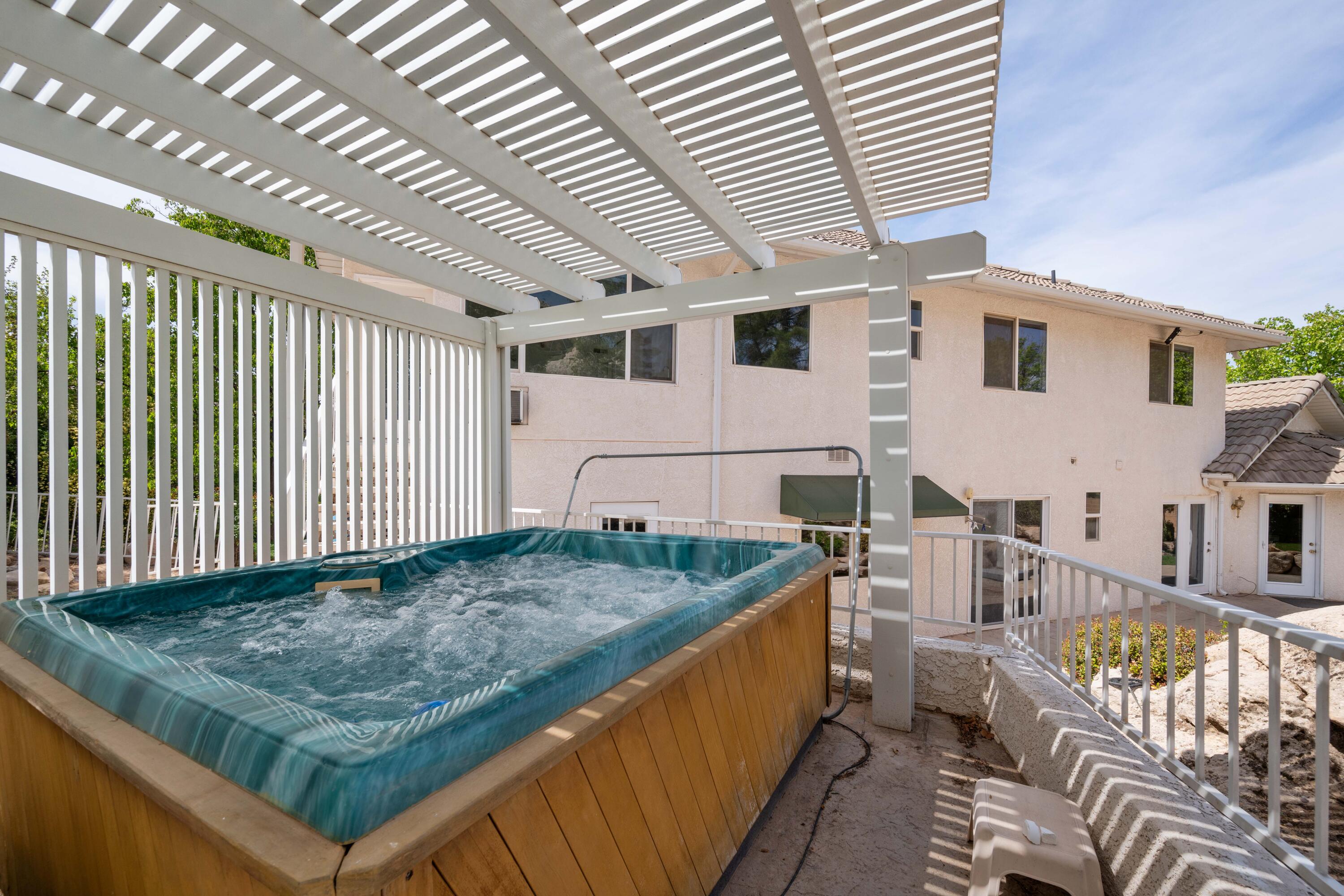 BOULDERS - Residential