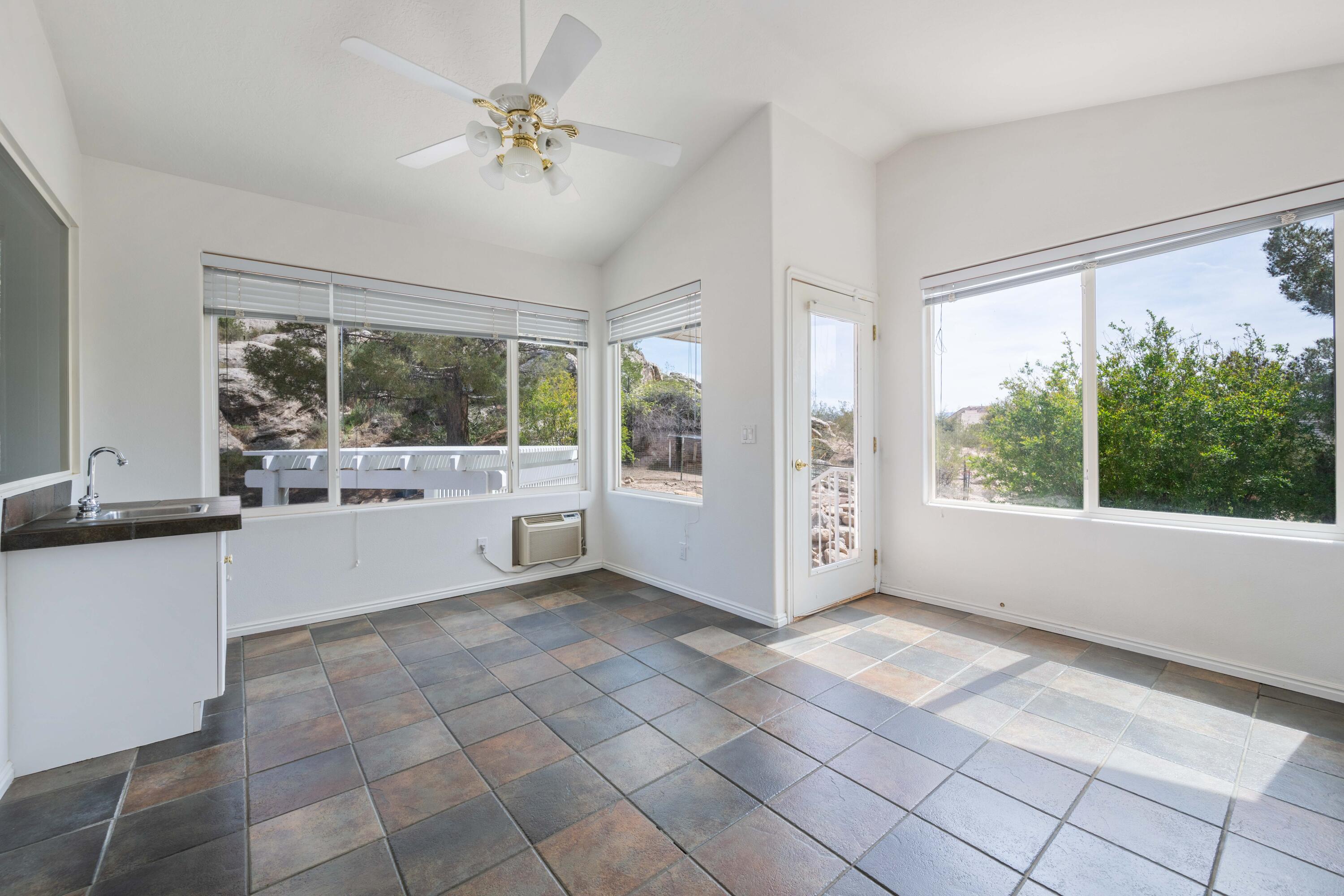 BOULDERS - Residential