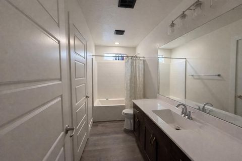 Tiny photo for 543 S STEWART CREEK, Washington, UT 84780 (MLS # 26-270592)