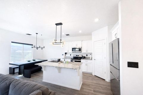 Tiny photo for 543 S STEWART CREEK, Washington, UT 84780 (MLS # 26-270592)