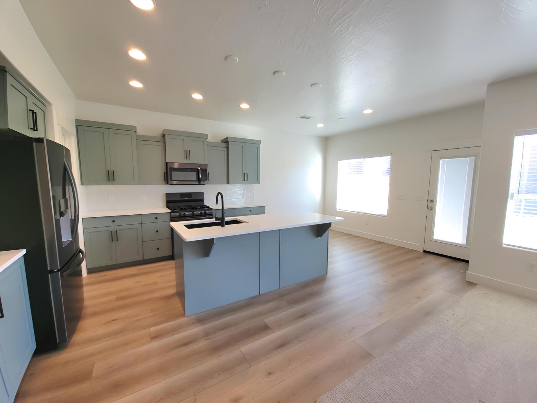 SAGE CANYON - Residential