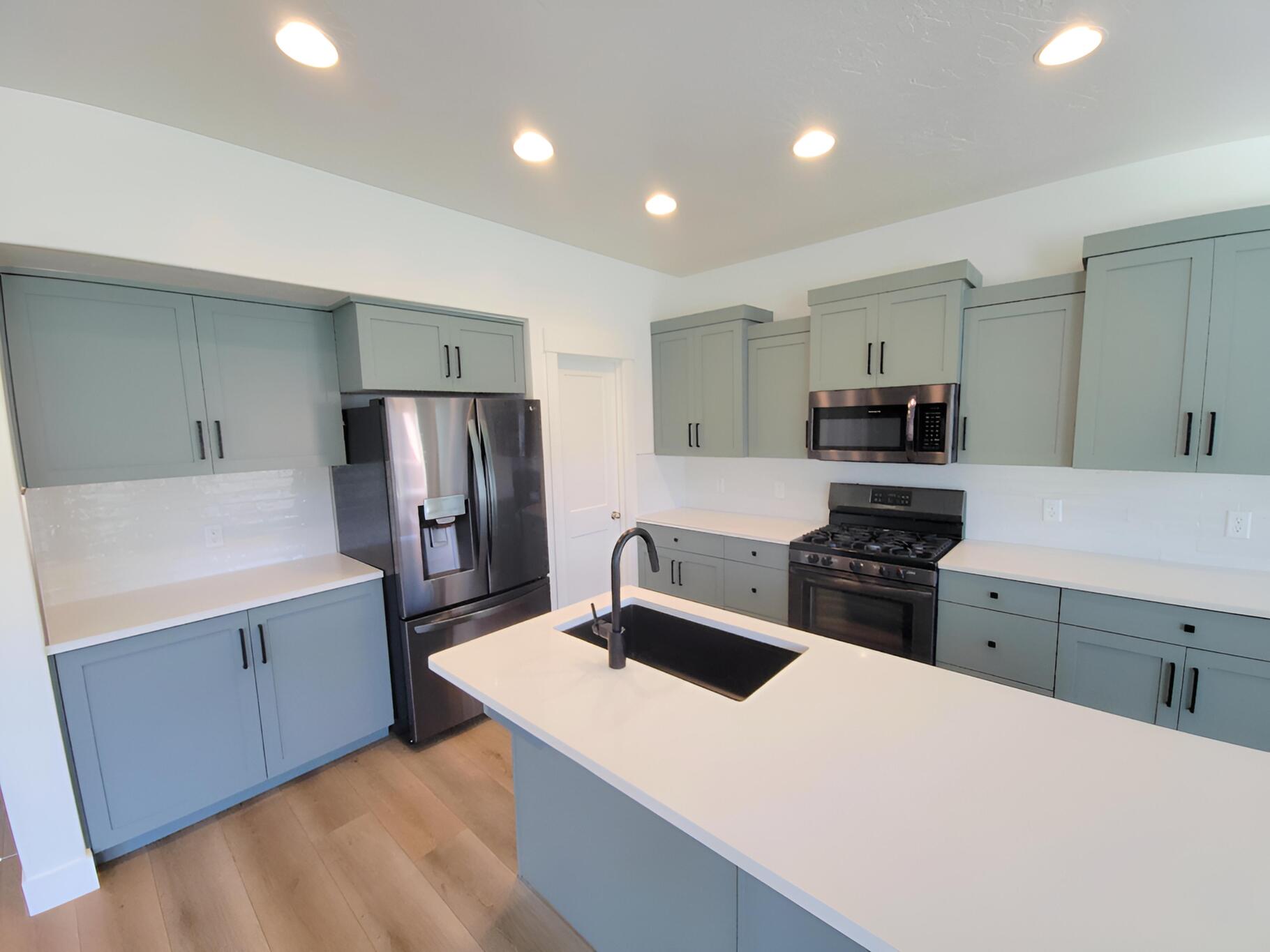 SAGE CANYON - Residential