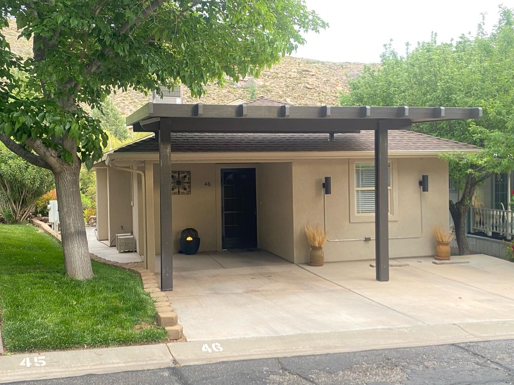 Photo of 46 COTTONWOOD LN, Harrisburg, UT 84737 (MLS # 26-270893)