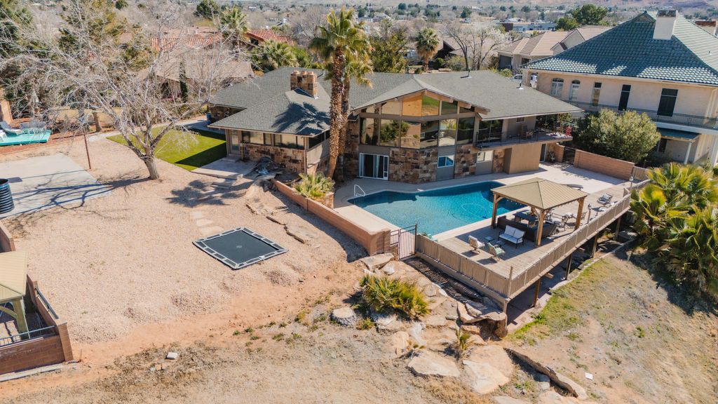 Photo of 980 CACTUS CIR, Saint George, UT 84790 (MLS # 26-269972)