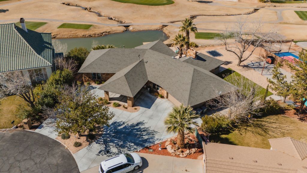 Photo of 980 CACTUS CIR, Saint George, UT 84790 (MLS # 26-269972)