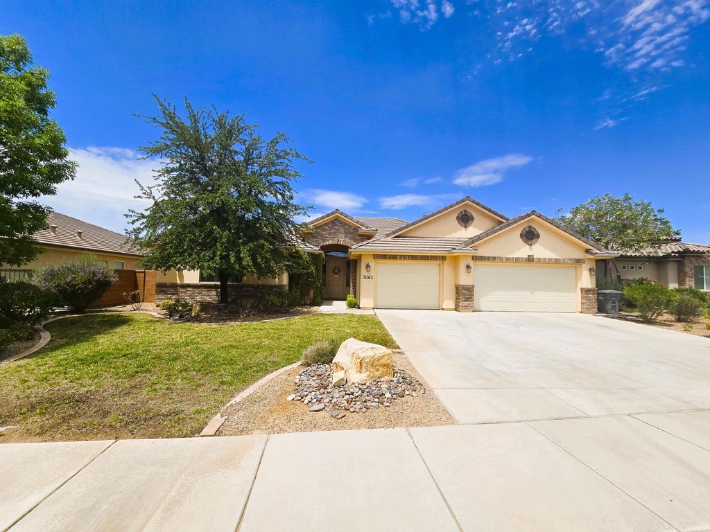 Photo of 3063 E Amaranth DR, Saint George, UT 84790 (MLS # 26-274126)