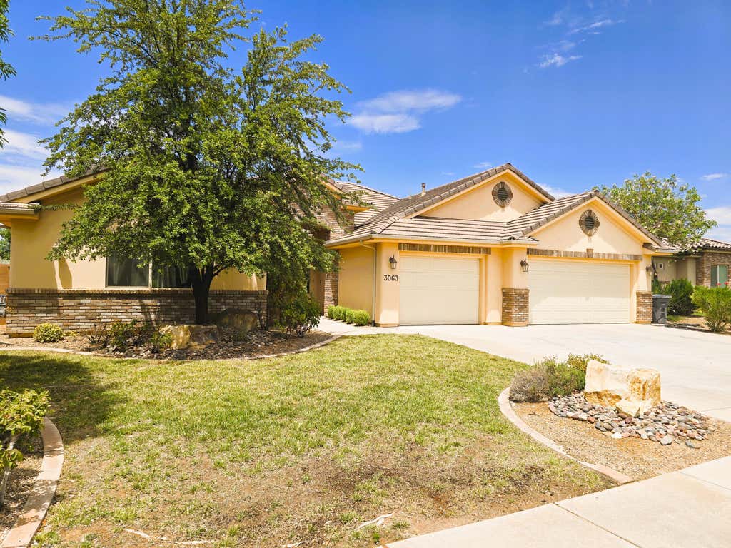 Photo of 3063 E Amaranth DR, Saint George, UT 84790 (MLS # 26-274126)