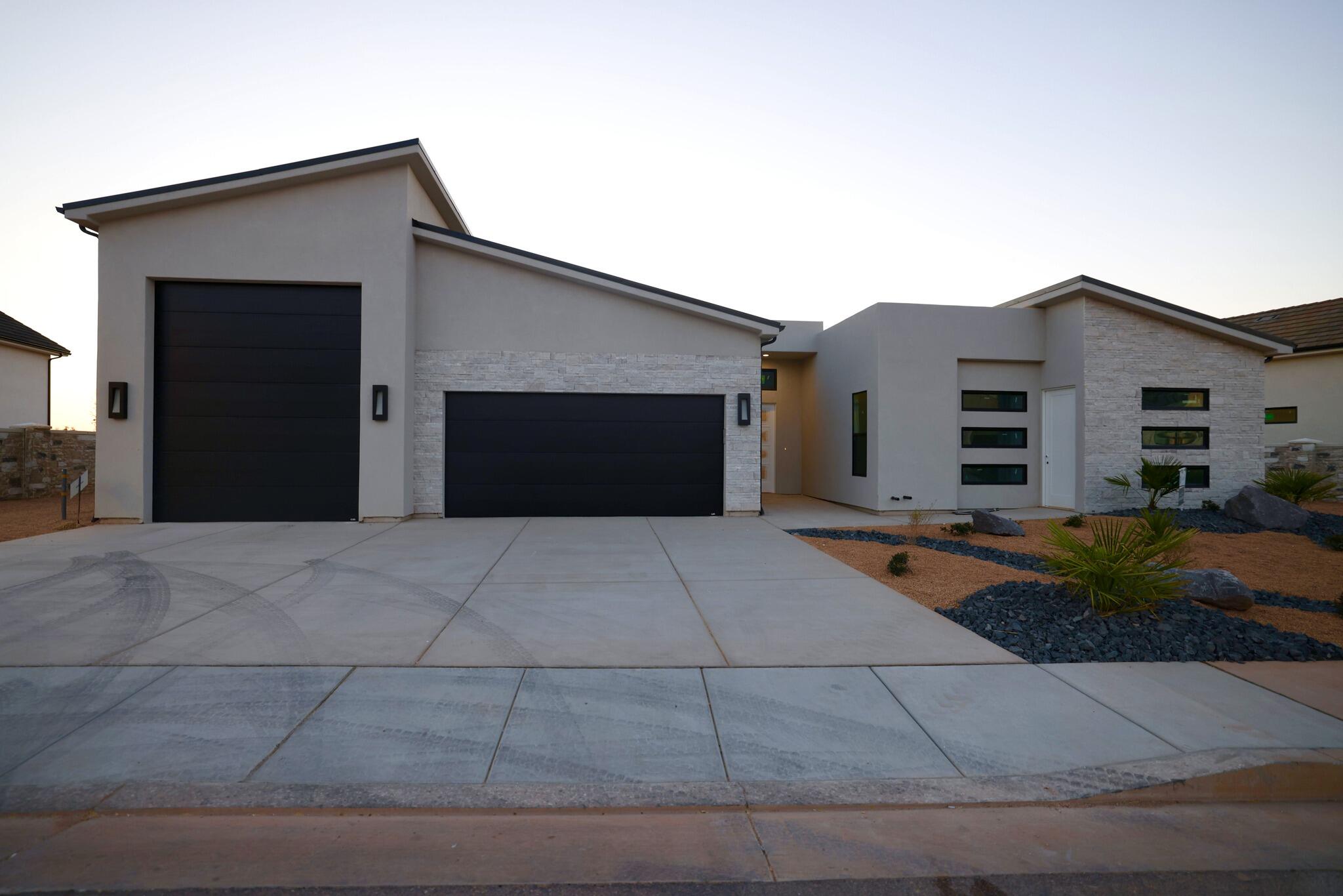 HAWKEYE POINTE SUB - Residential