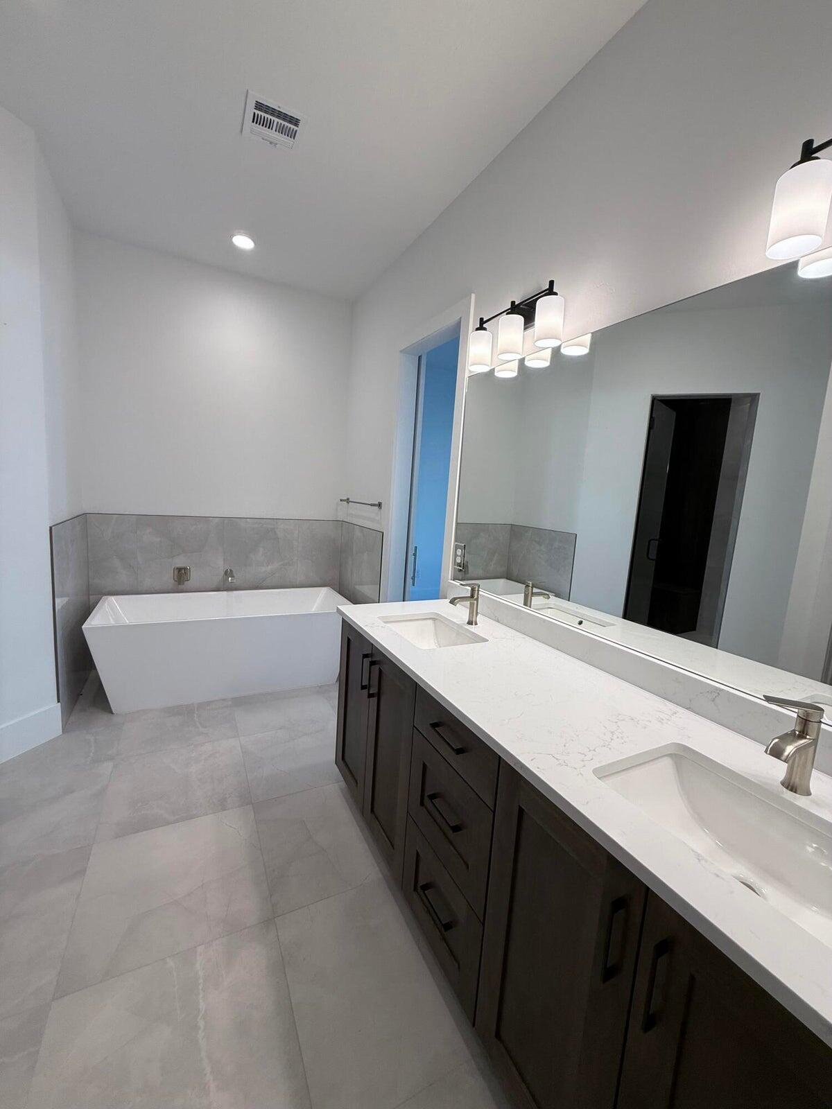 HAWKEYE POINTE SUB - Residential