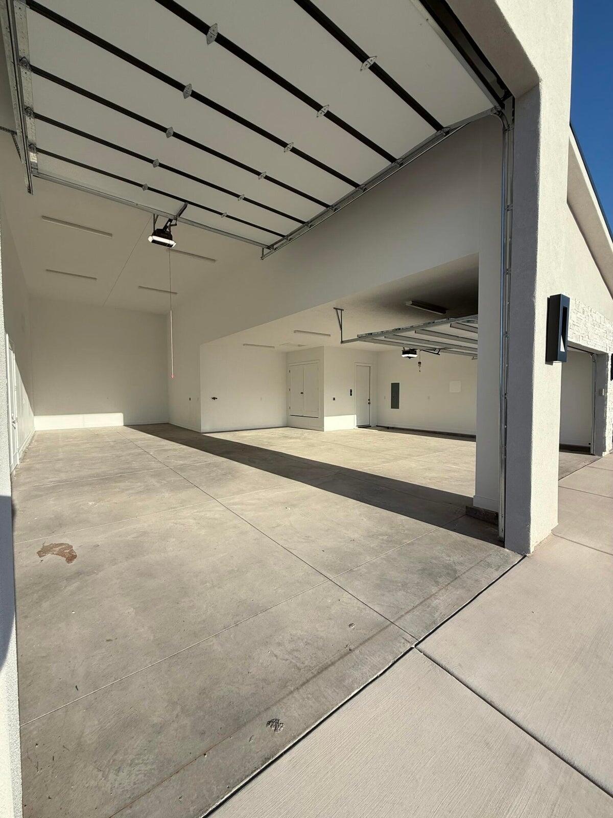 HAWKEYE POINTE SUB - Residential