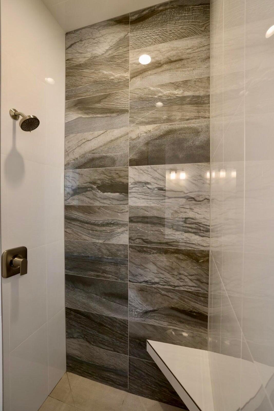 HAWKEYE POINTE SUB - Residential