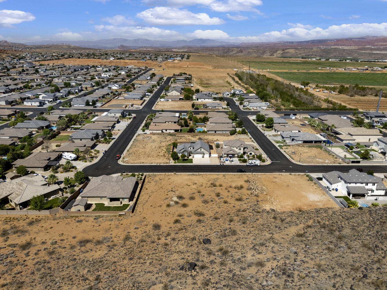 DIXIE SPRINGS - Land