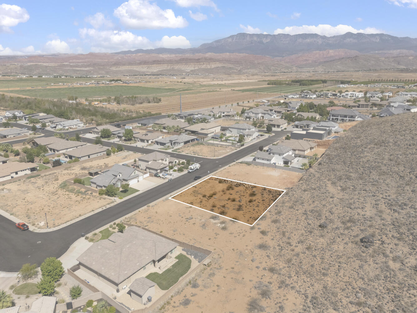 DIXIE SPRINGS - Land