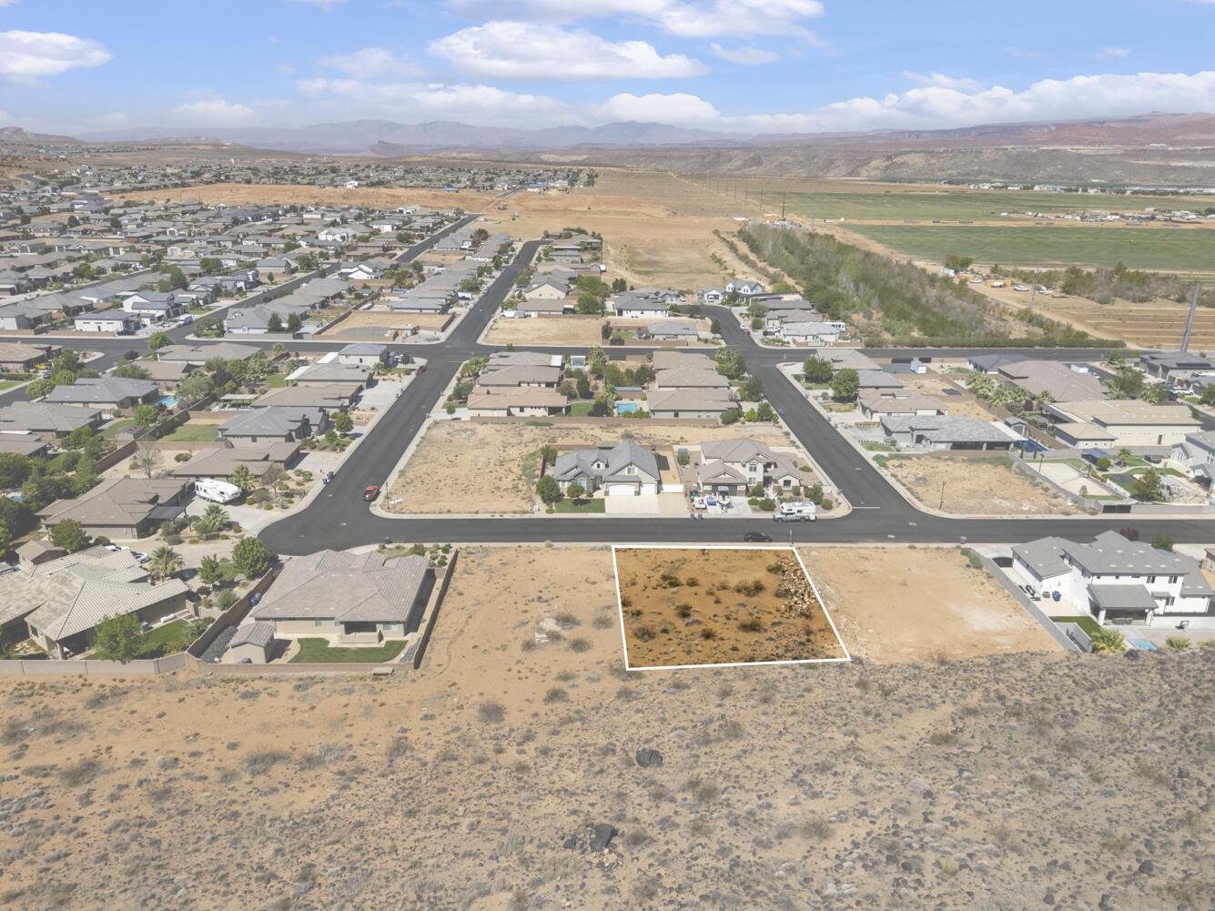 DIXIE SPRINGS - Land