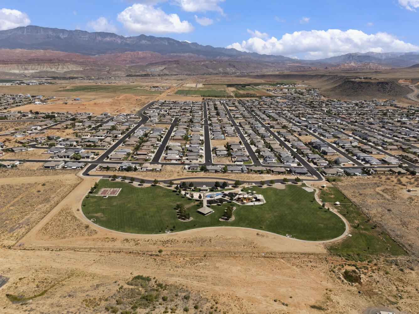 DIXIE SPRINGS - Land