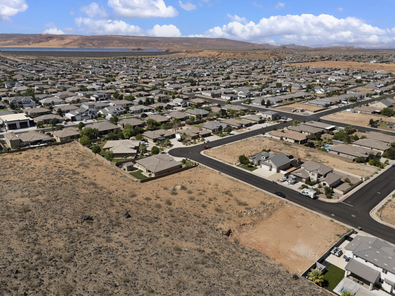 DIXIE SPRINGS - Land