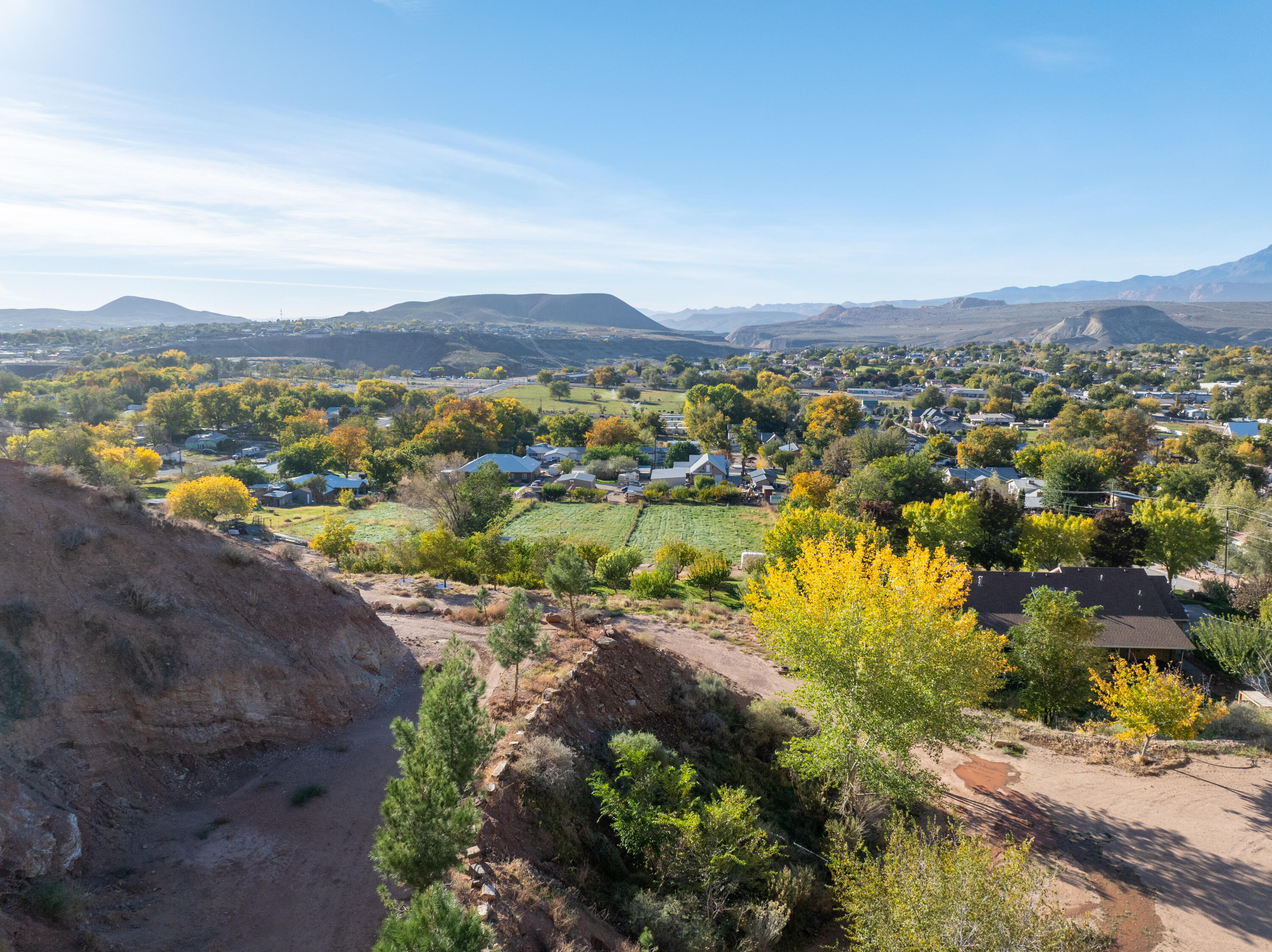 LAVERKIN TOWNSITE AND FIELD - Land