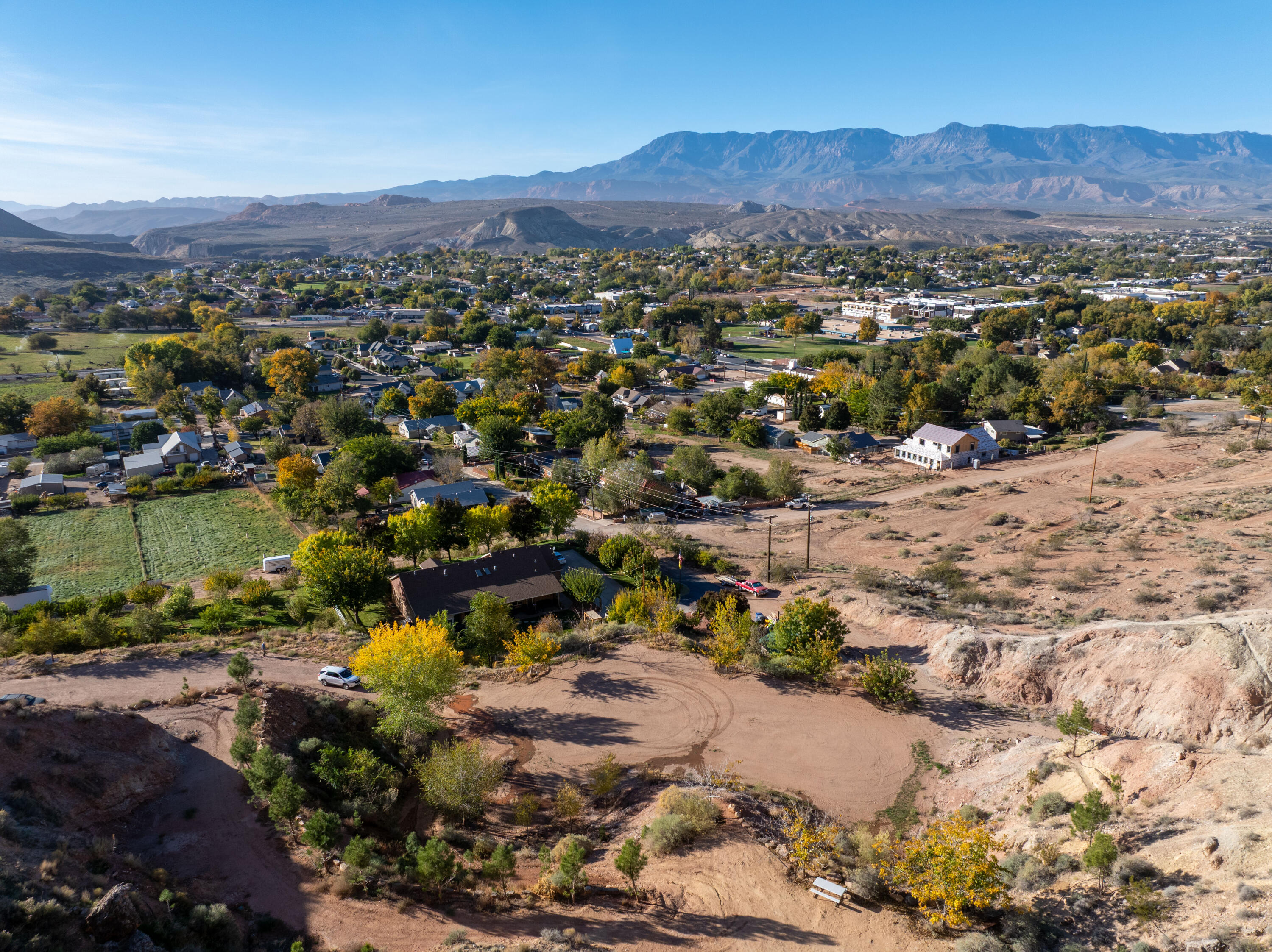 LAVERKIN TOWNSITE AND FIELD - Land