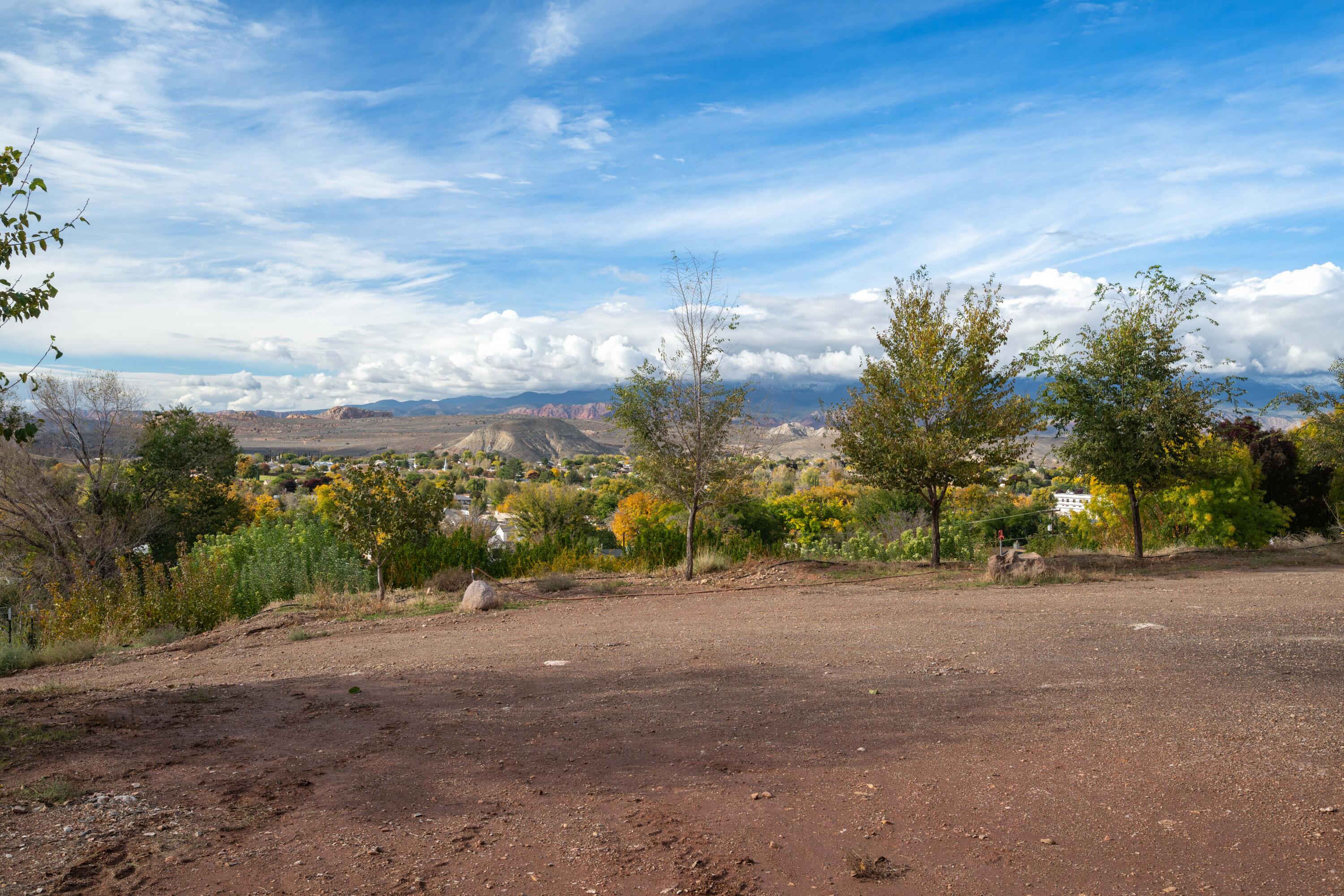 LAVERKIN TOWNSITE AND FIELD - Land