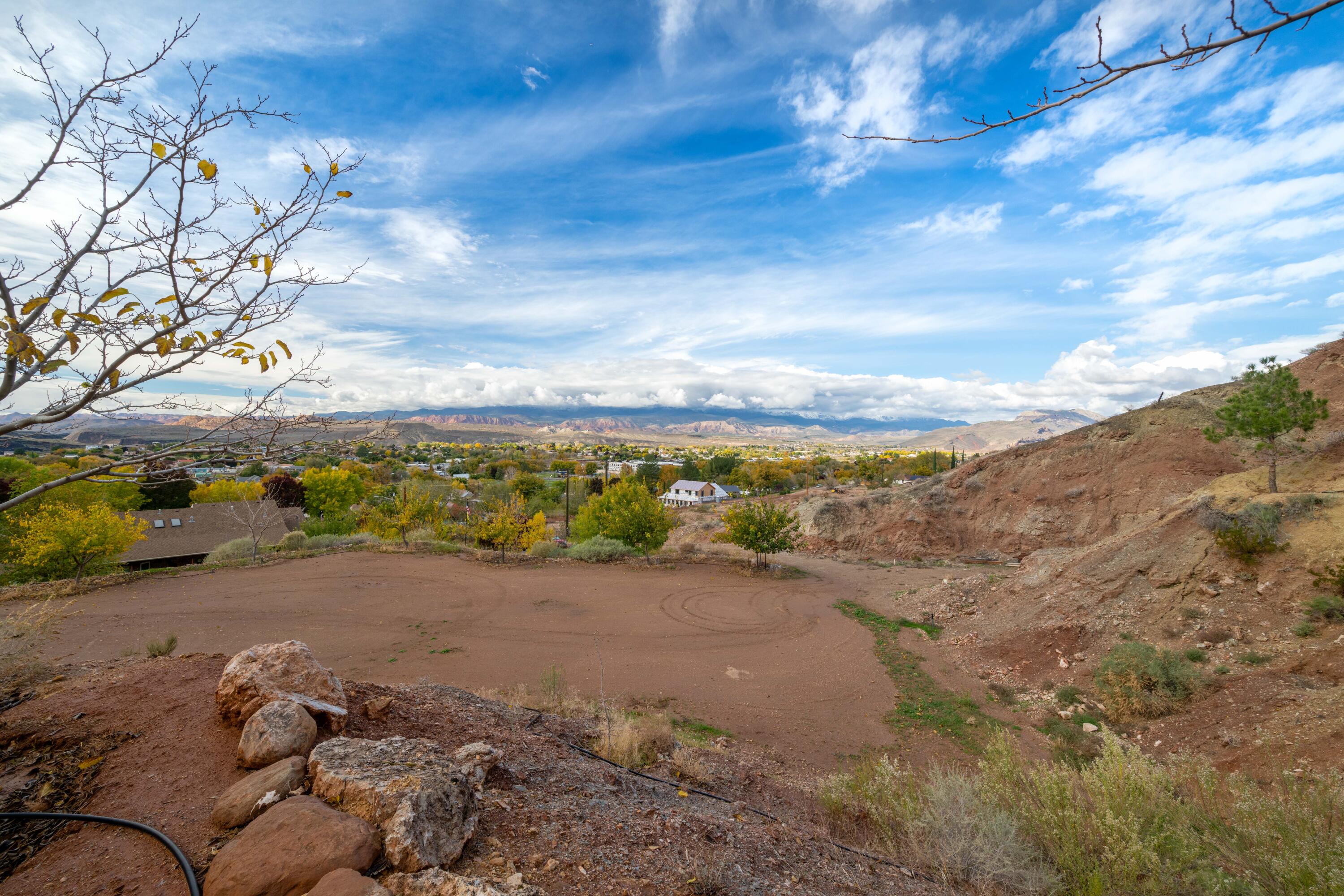 LAVERKIN TOWNSITE AND FIELD - Land