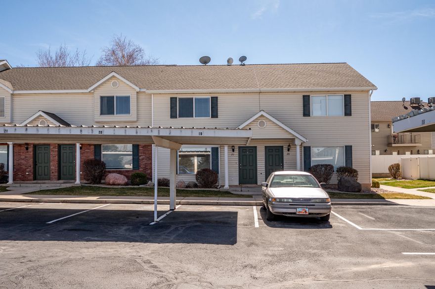 Welcome to this well-maintained 3-bedroom, 2.5-bath townhome ideally located near schools, parks, the hospital, and scenic walking trails. The home features recently updated luxury vinyl plank flooring, newer carpet and paint, and stainless steel appliances. The spacious kitchen offers abundant cabinet storage along with dual pantries for added convenience.
All three bedrooms are located upstairs, while the main living areas are thoughtfully arranged on the lower level for comfortable everyday living. Step outside to enjoy a fenced back patio and covered parking.
Surrounded by mature trees and beautifully maintained landscaping, the community also offers residents access to a private park and sports court--creating a peaceful, neighborhood-oriented setting.