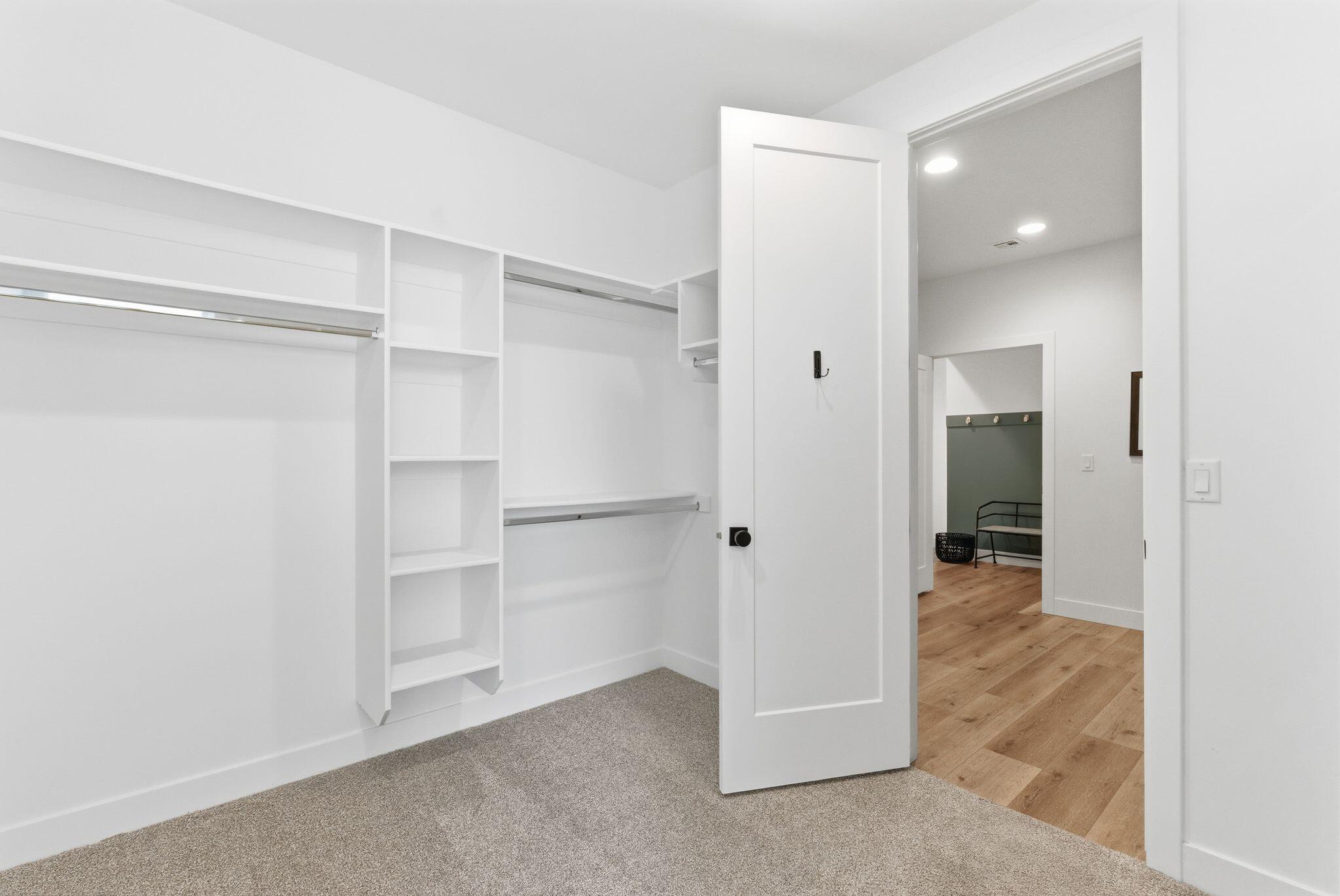 AUBURN HILLS - Residential