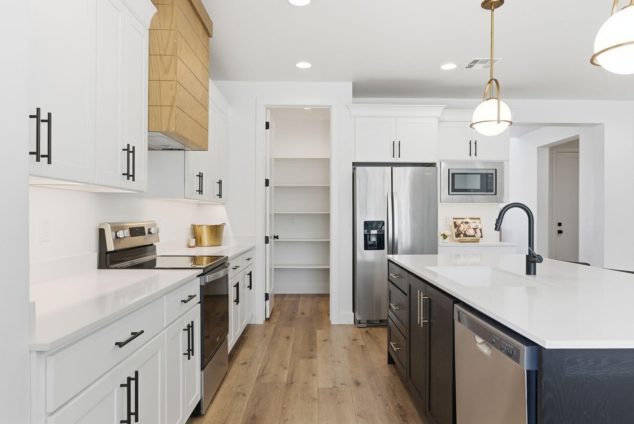 AUBURN HILLS - Residential