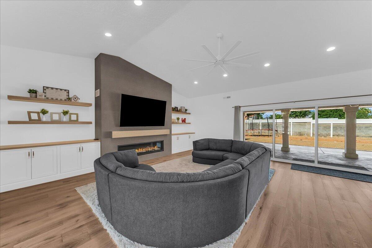 ST JAMES PLACE - Residential