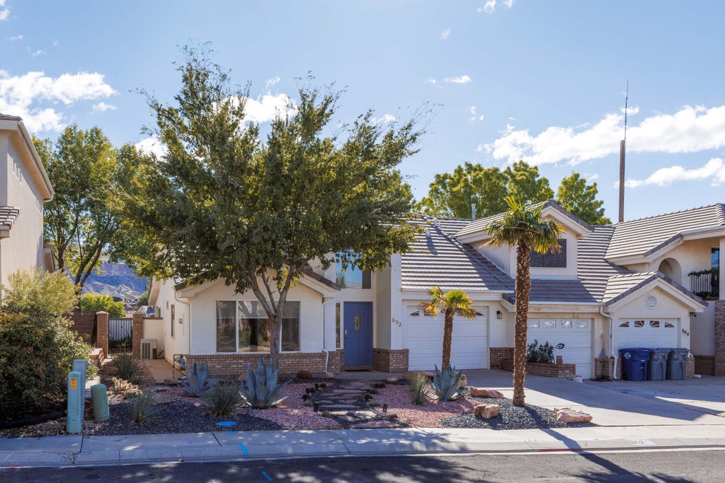 Photo of 652 N 380 W, La Verkin, UT 84745 (MLS # 26-277171)