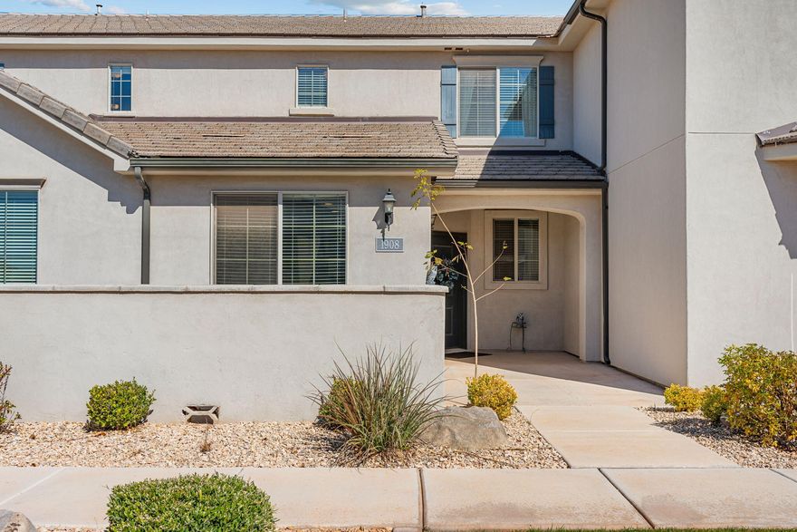 This charming and spacious 3-bedroom, 2.5 bath townhome is located in the sought after Casitas at Sienna Hills community. Perfect opportunity for a first time home buyer, or investment property. (Zoned for nightly rentals) Beautifully maintained, and turn-key ready. Enjoy all the fantastic community amenities, featuring a pool, a year-round heated hot tub, a welcoming clubhouse, and picturesque common areas perfect for strolls. Its prime location, just off I-15, puts you moments away from vibrant shopping, delicious dining, and breathtaking scenic trails, promising endless outdoor fun.