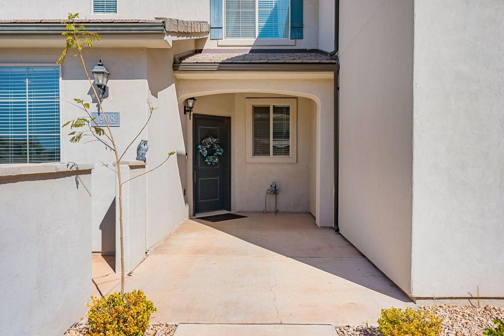 Photo of 1908 E RESPITE LN, Washington, UT 84780 (MLS # 26-269910)