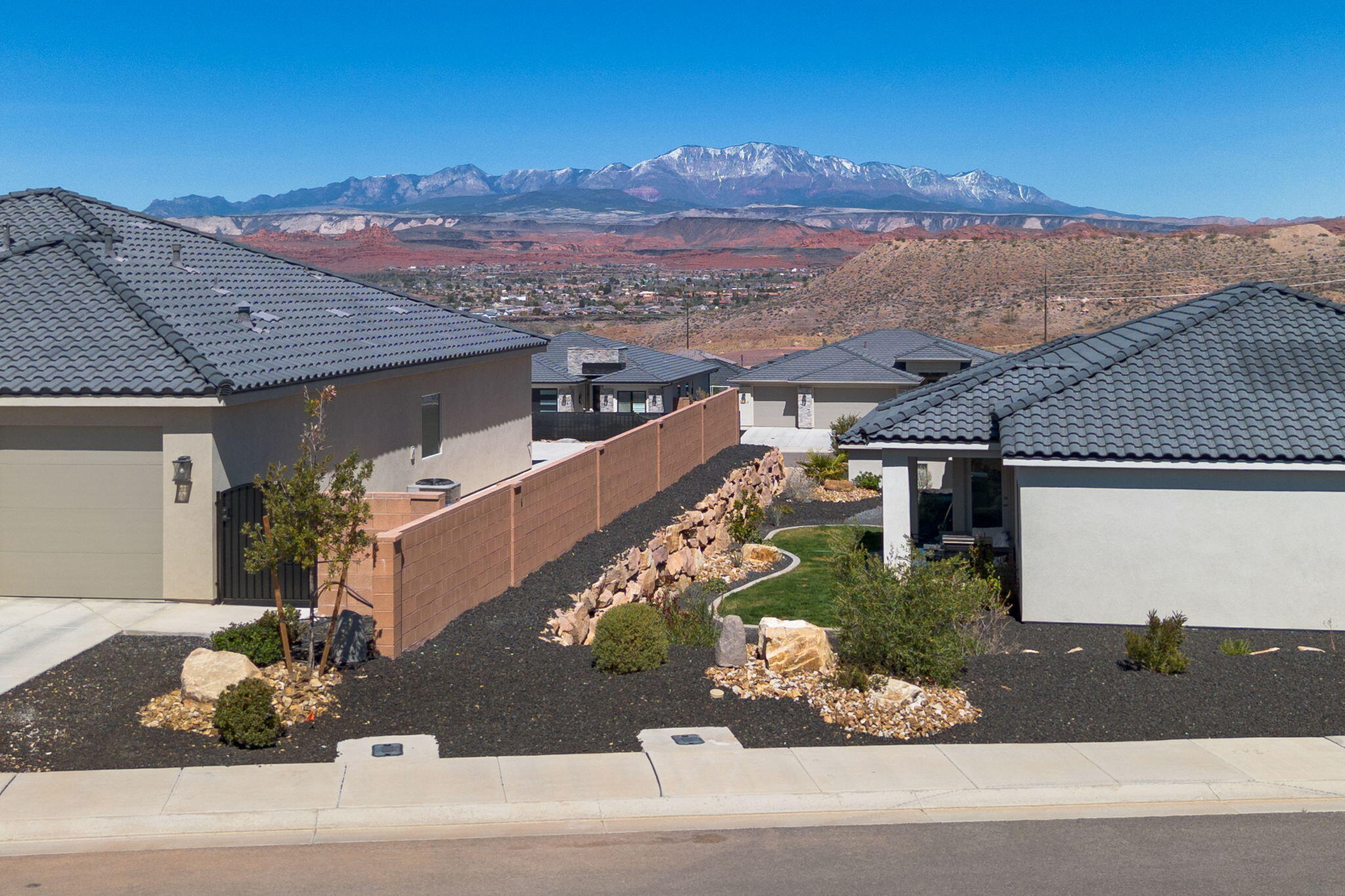 VARANO VISTAS AT DIVARIO - Residential