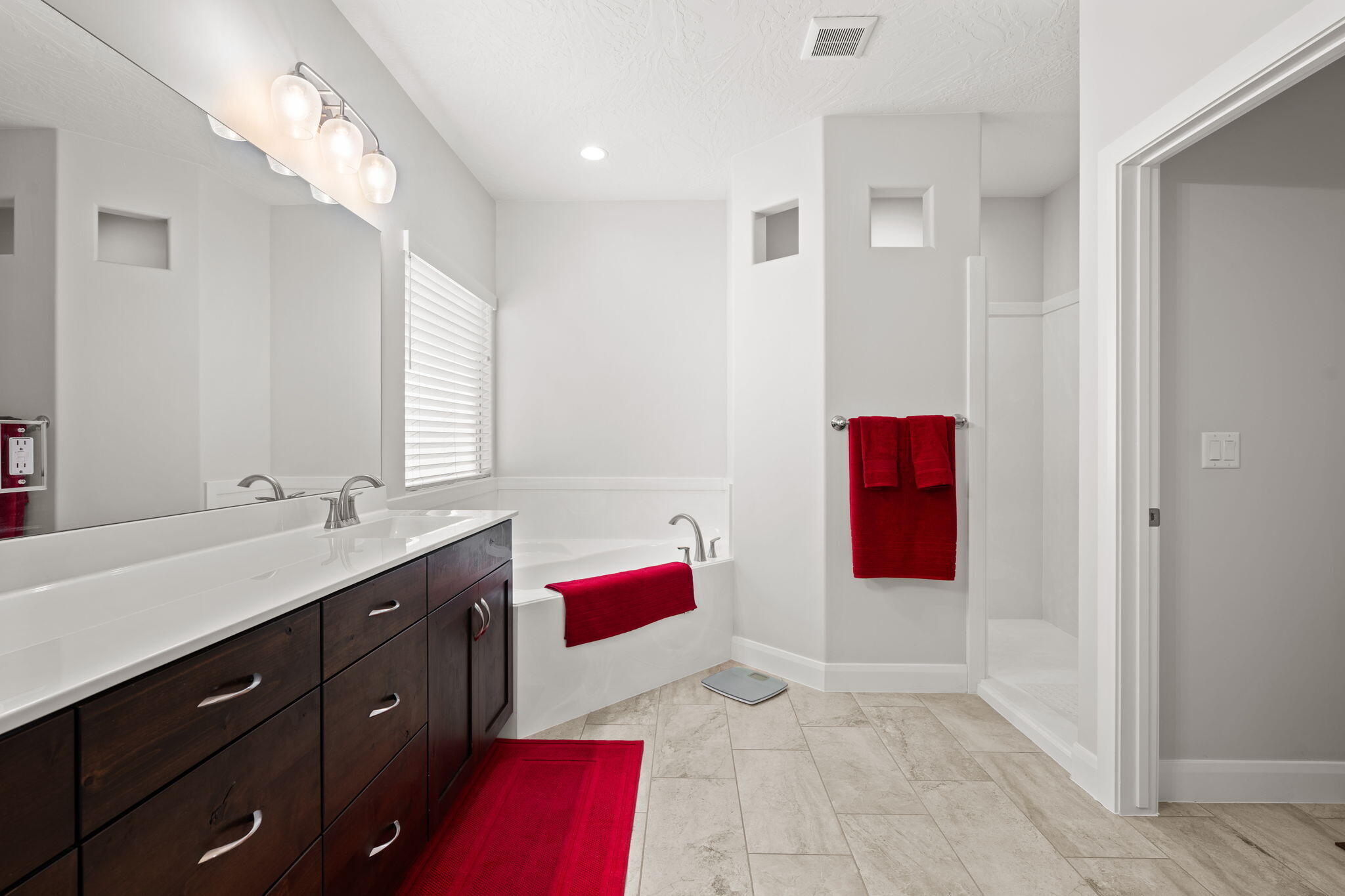 VARANO VISTAS AT DIVARIO - Residential