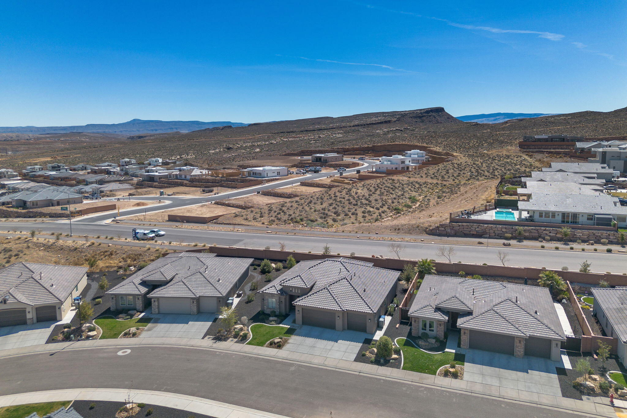 VARANO VISTAS AT DIVARIO - Residential