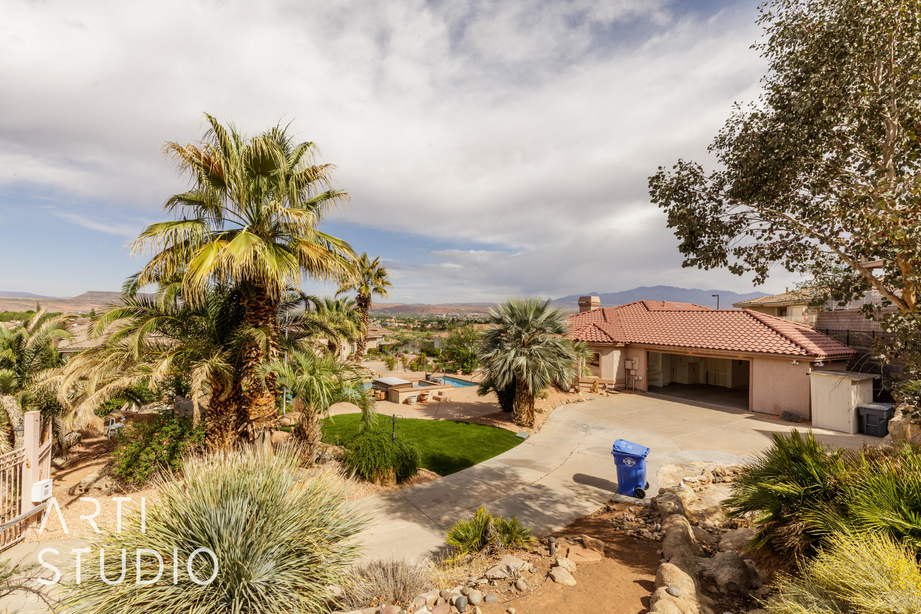 TAMARACK RIDGE ESTATES - Residential