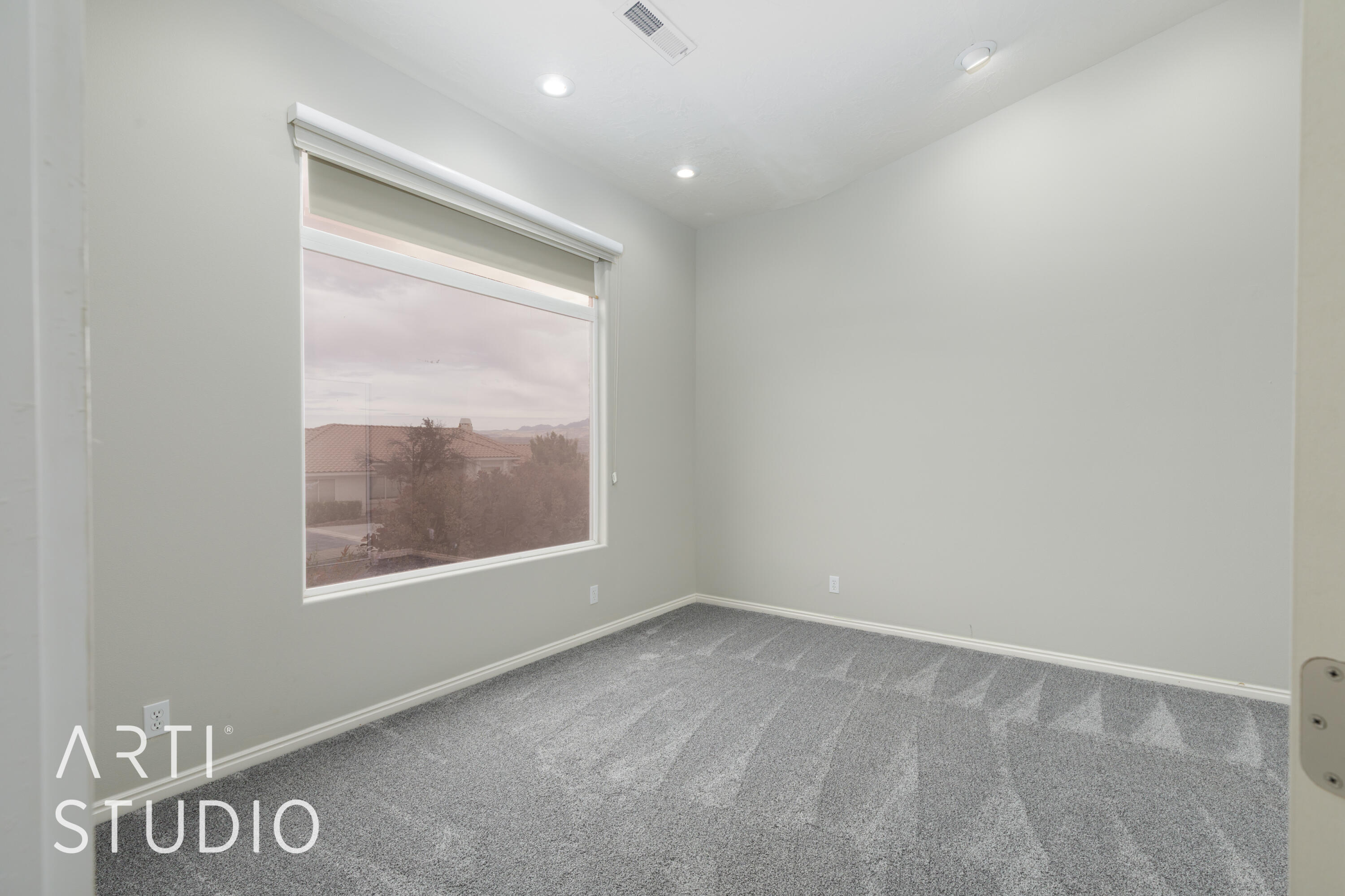 TAMARACK RIDGE ESTATES - Residential